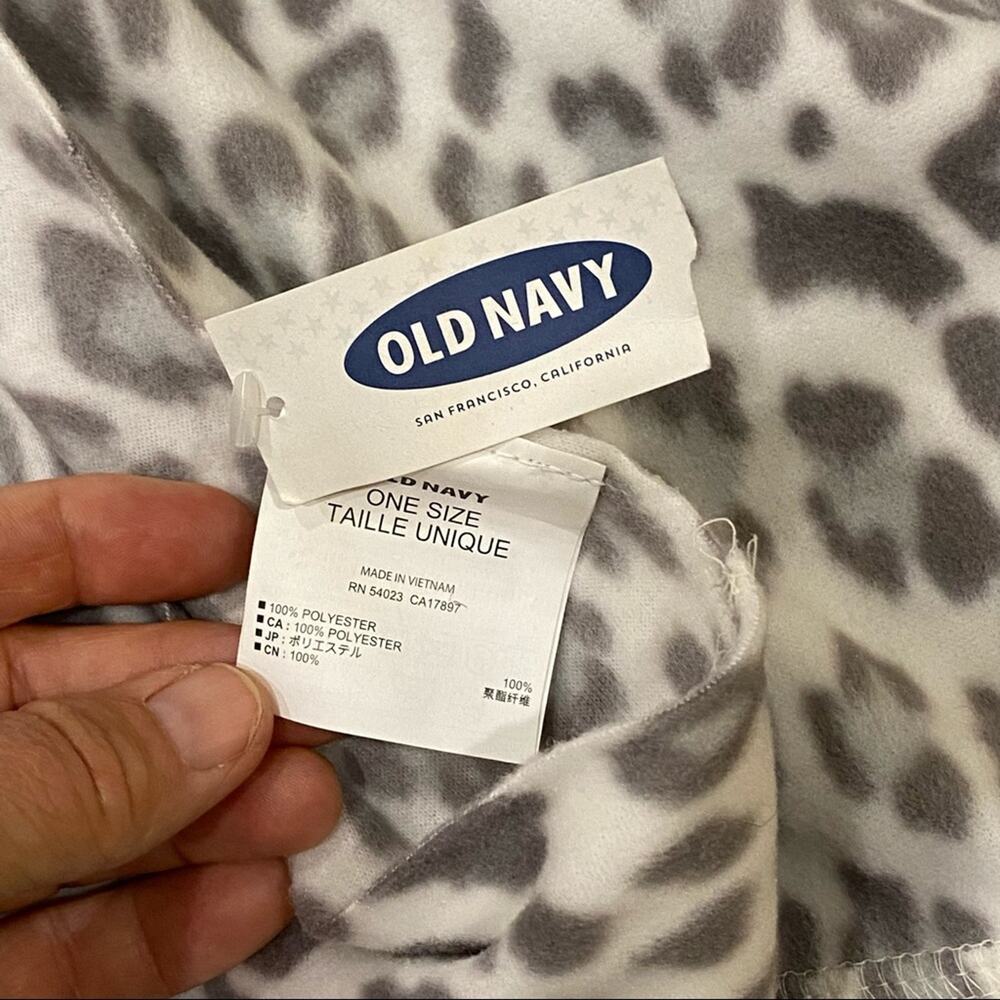 Old Navy Infinity Scarf BRAND NEW w/ TAG Animal Print on Cream Super‎ Soft - Picture 5 of 6